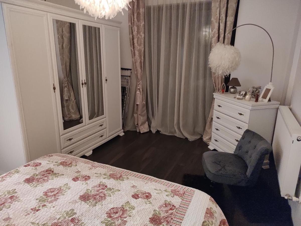 The Unique Apartment Rosu Luaran gambar